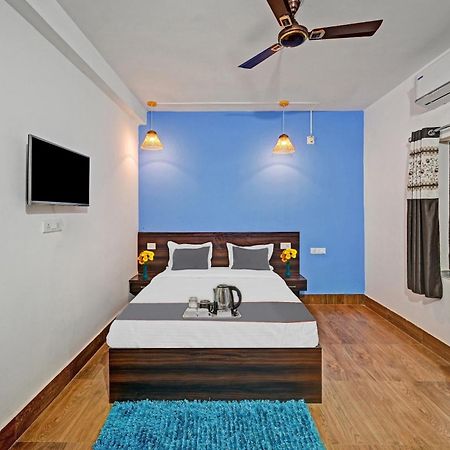 Capital O Madison Blue Hotel บูบันเนสชวาร์ ภายนอก รูปภาพ